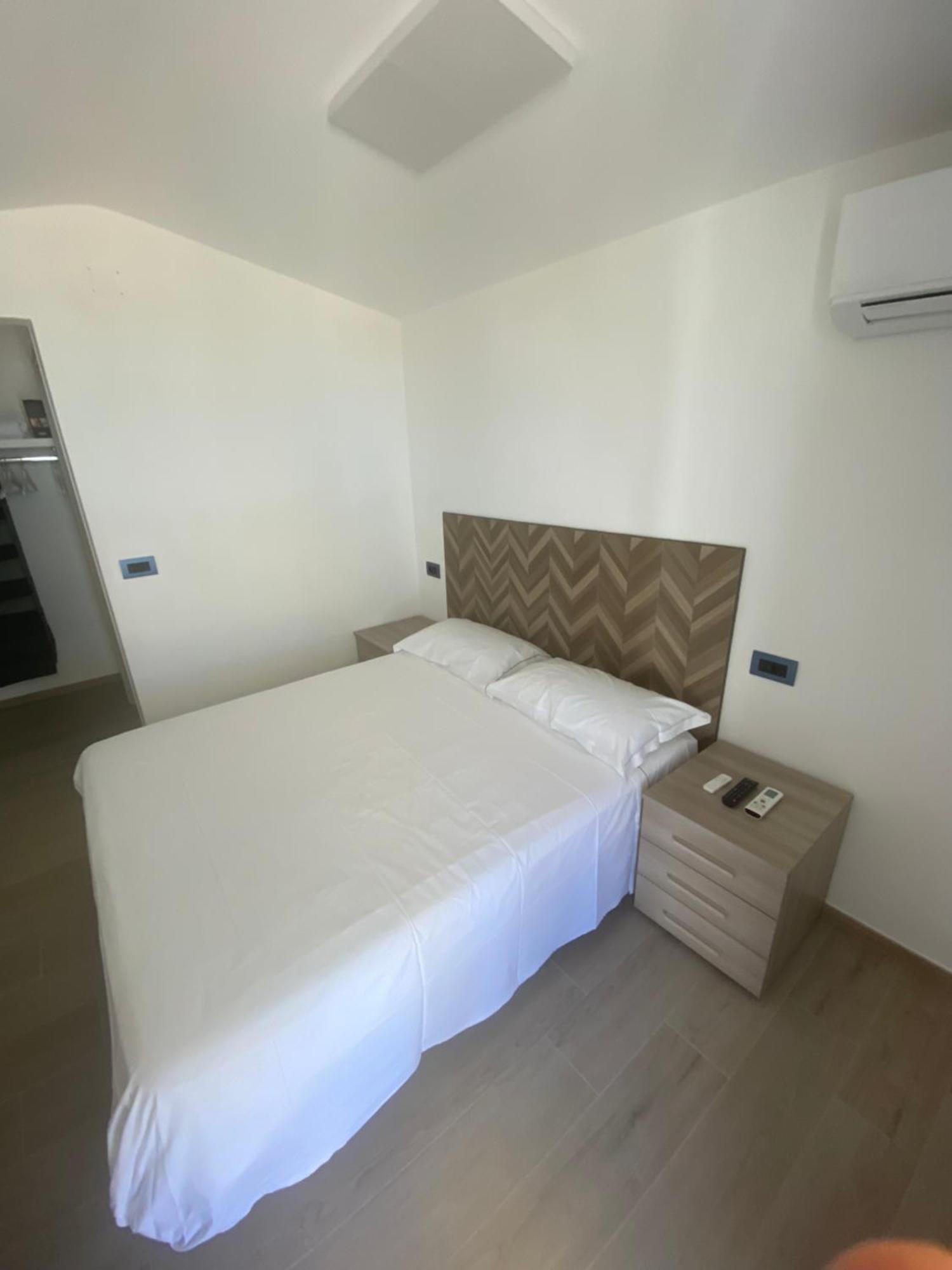 Marina Bay Beach Suites Peschici Exterior foto