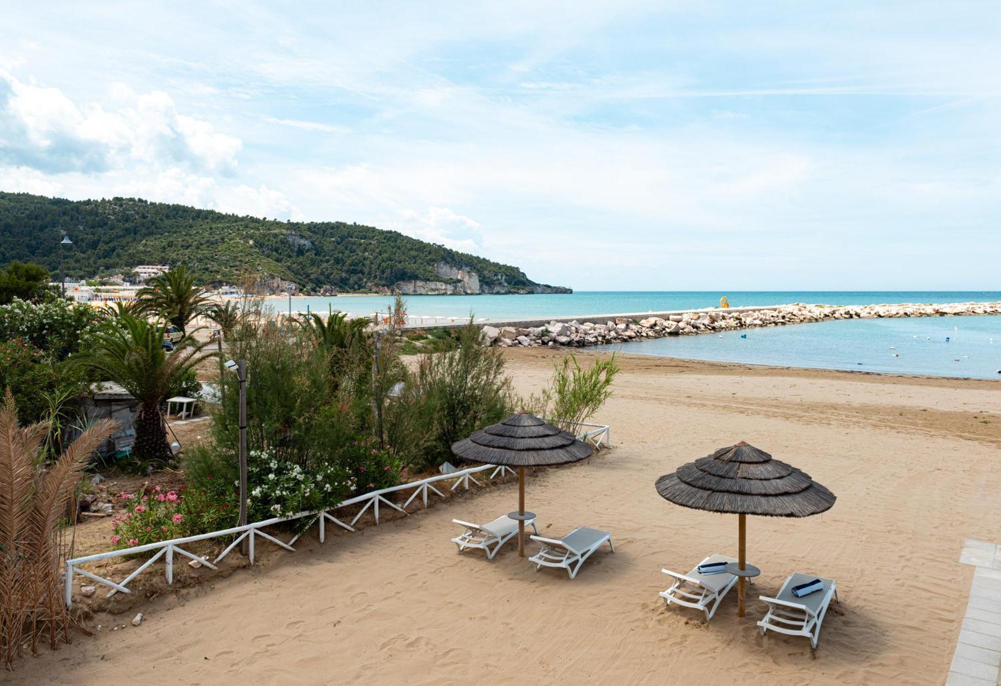 Marina Bay Beach Suites Peschici Exterior foto