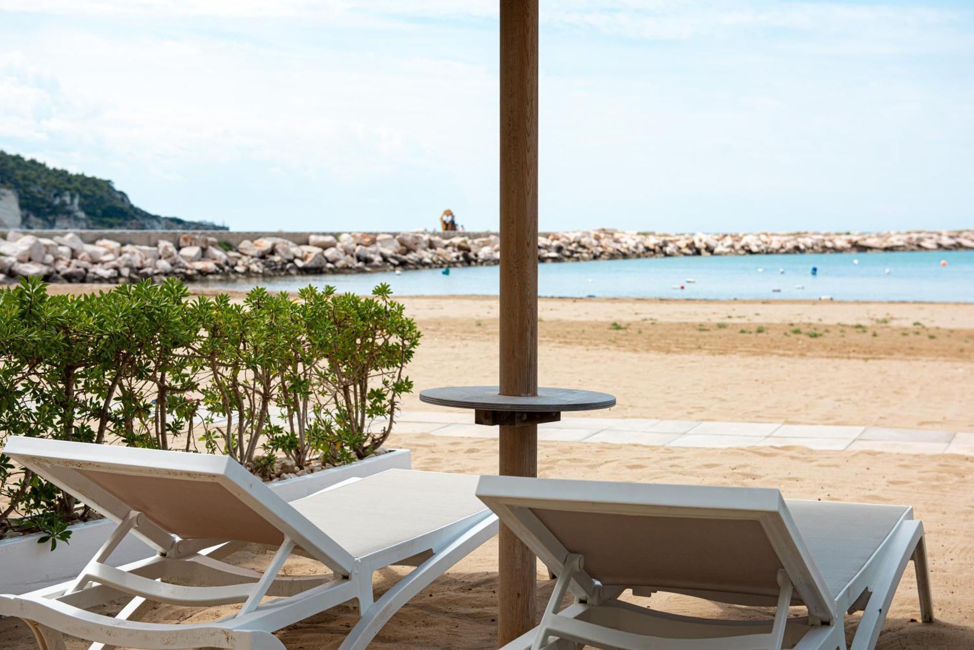 Marina Bay Beach Suites Peschici Exterior foto