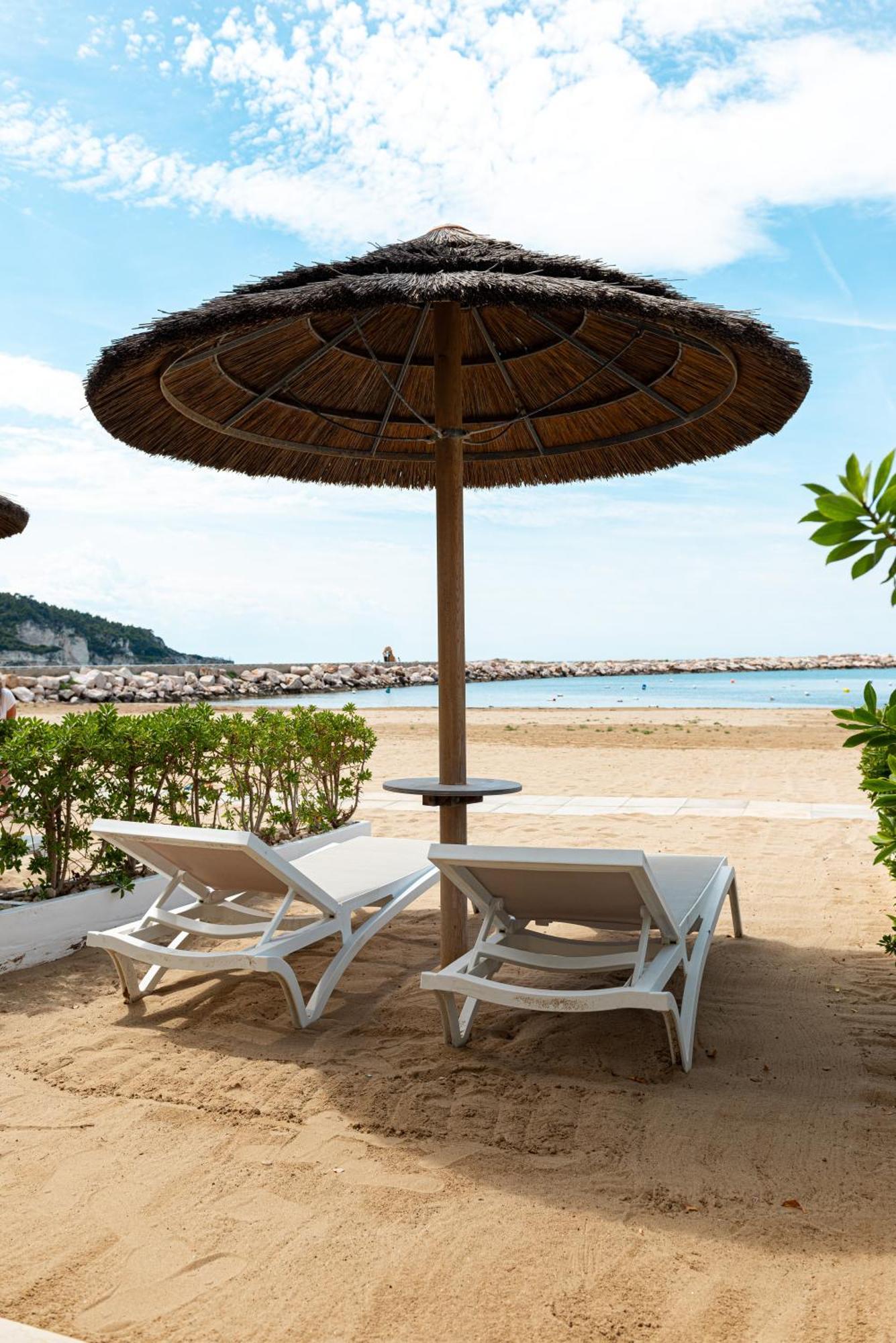 Marina Bay Beach Suites Peschici Exterior foto